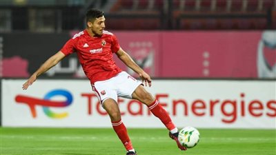 طبيب الأهلي يشكف حجم إصابة محمد شريف وموعد عودته