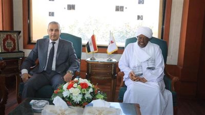محافظ سوهاج يستقبل القنصل العام السوداني