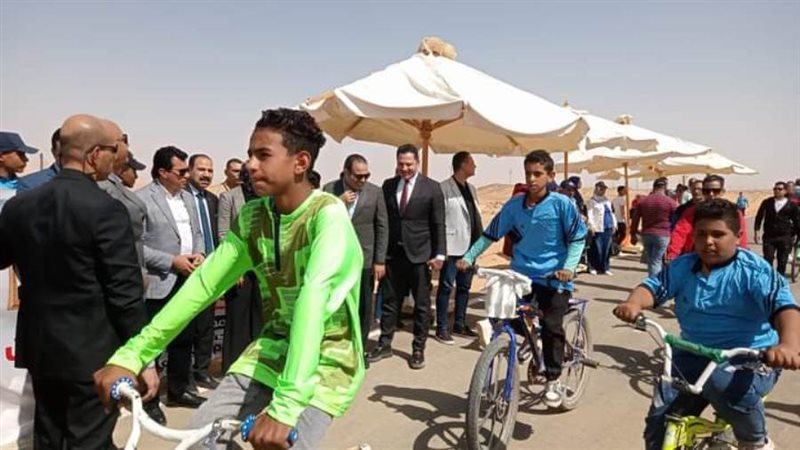 وزير الرياضة واللواء