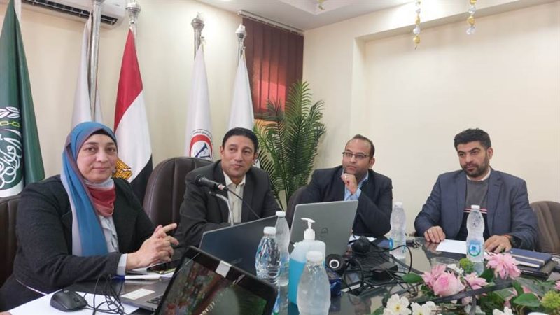 خلال الاجتماع