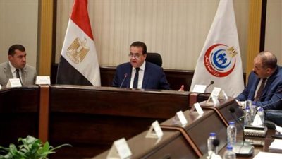 وزير الصحة يوجه بإنشاء مراكز دائمة بالمنشآت التعليمية لتوعية الطلاب بمخاطر الإدمان