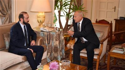 أبو الغيط يبحث مع وزير خارجية أرمينيا سبل تطوير التعاون