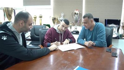 الأهلي يجدد عقد مؤمن خيري لـ4 مواسم مع رجال السلة