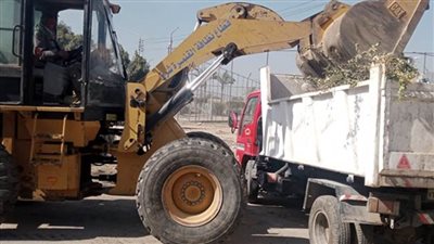 تكثيف أعمال النظافة العامة بمناطق مختلفة بحيِّ أول الإسماعيلية 