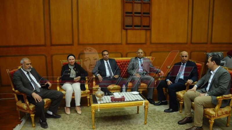 خلال الزيارة