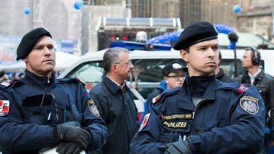 الشرطة النمساوية تعتقل قائد قارب بعد غرق 72 مهاجرًا