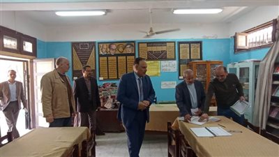 إحالة مدير تنسيق الإداريين للتحقيق واستبعاد مدير مدرسة بتعليم البحيرة 