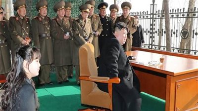 الزعيم الكوري الشمالي يتفقد 