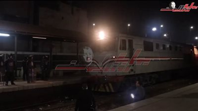 لحظة تحريك قطار حادثة قليوب من موقع الحادثة