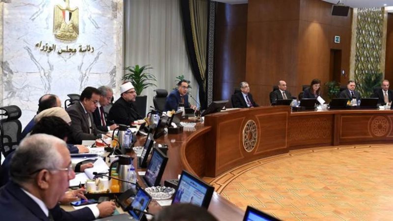 مجلس الوزراء خلال