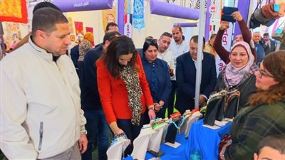 نائب محافظ البحيرة تفتتح معرض 