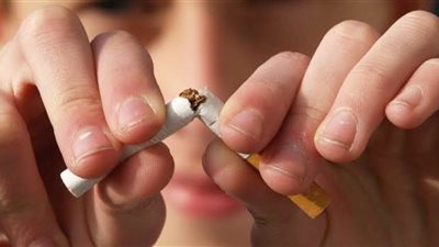 علماء يرصدون 3 تغيرات على البشرة عند الإقلاع عن التدخين.. متى تظهر النتائج؟