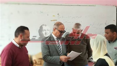 وكيل تعليم كفر الشيخ يتفقد أعمال فحص تظلمات الشهادة الإعدادية بالكنترول المركزي