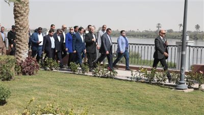 المحافظ يصطحب وزير التنمية في الممشى السياحي ببني سويف