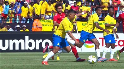 الشوط الأول| بالأخطاء الفنية.. صن داونز يُصعب اللقاء أمام الأهلي بثلاثية 