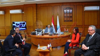 رئيس جامعة كفر الشيخ يستقبل المستشار الثقافي الإسباني