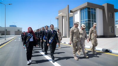 بالتعاون مع القوات المسلحة.. جامعة سوهاج تنظم زيارة ميدانية طلابية للمنطقة الصناعية بغرب جرجا 