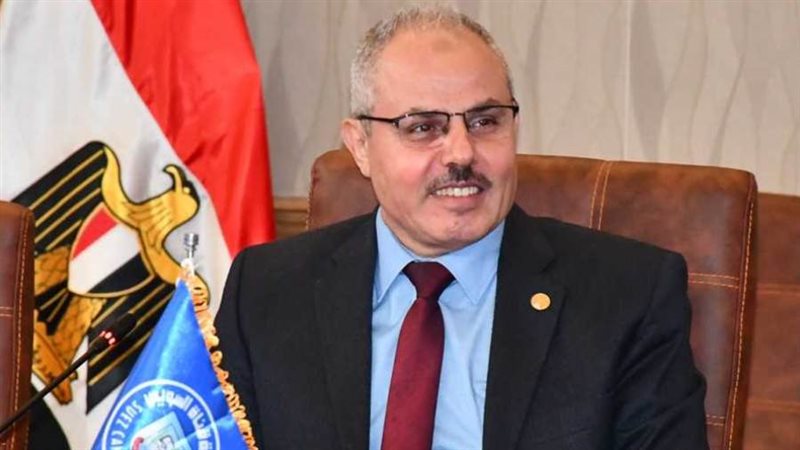 رئيس جامعة قناة السويس