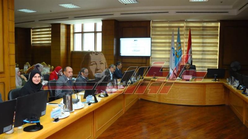 خلال الاجتماع