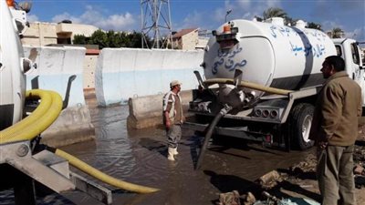 شركة المياه تقوم برفع مياه الأمطار من شوارع وميادين سيناء