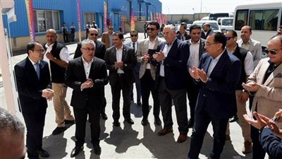 رئيس الوزراء يشهد افتتاح خط الإنتاج الجديد بمصنع شركة 