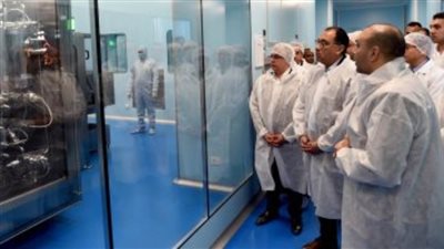 رئيس الوزراء يتفقد مصنع شركة 