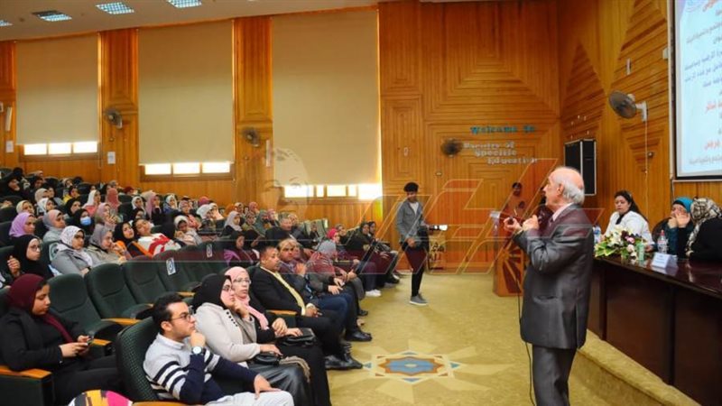 خلال الندوة