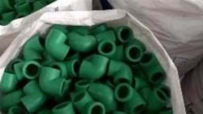 ضبط 7 أطنان خامات بلاستيك مجهولة المصدر بالشرقية