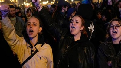 مظاهرات وسط باريس لليوم الثاني عقب تمرير الحكومة مشروع إصلاح نظام التقاعد دون تصويت