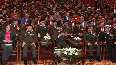 وزير الدفاع يشهد مناقشة البحث الرئيسي لهيئة البحوث العسكرية  