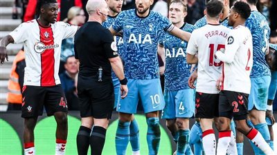 ساوثامبتون يقحم توتنهام في مأزق بتعادل مثير في البريميرليج