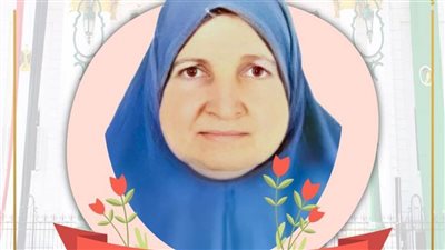 نائب محافظ المنيا يهنئ الفائزة بلقب الأم المثالية على مستوى المحافظة