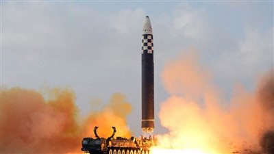 كوريا الشمالية تطلق صاروخا باليستيا باتجاه بحر اليابان