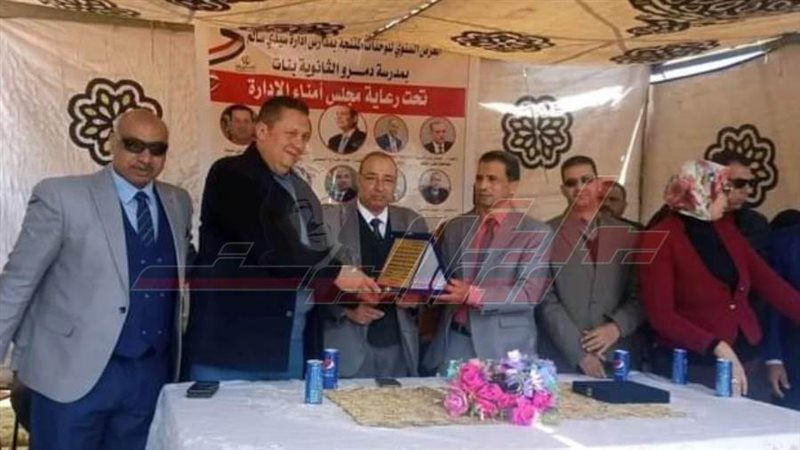 خلال التكريم