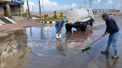 الانتهاء من رفع تجمعات مياه الأمطار بشوارع وميادين كفر الشيخ 