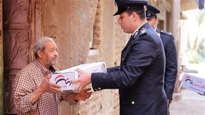 الداخلية تواصل فعاليات مبادرة مأموري أقسام الشرطة لتوزيع عبوات غذائية على الأسر الأكثر احتياجا
