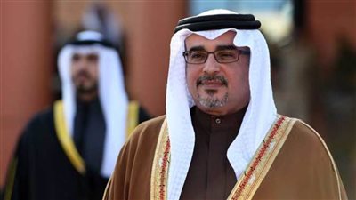ولي العهد البحريني يؤكد أهمية تعزيز العلاقات مع الجزائر على الأصعدة كافة
