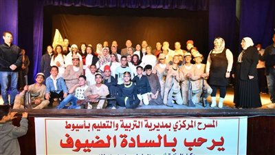  اللواء عصام سعد يشهد الحفل الختامي لأنشطة مدرسة الجامعة الإعدادية الموحدة بأسيوط