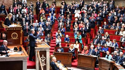 فرنسا: النواب يصوتون ضد سحب الثقة من الحكومة ويقرون إصلاح نظام التقاعد