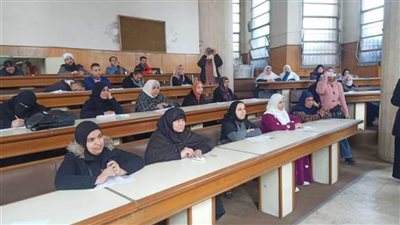 طلاب جامعة الإسكندرية يمحون أمية 1065 مواطناً بدورة يناير 2023