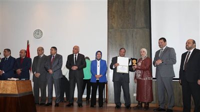 سيدات فوق العادة ..وزير المالية يكرم القيادات في يوم المرأة المصرية