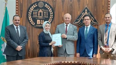 تسليم عقود 6 مشروعات لتأسيس شركات ناشئة بجامعة بنها