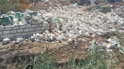  إزالة 15 حالة تعد على أراض زراعية ومخالفة بناء بأسيوط 