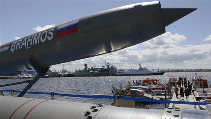 صاروخ كروز في معرض