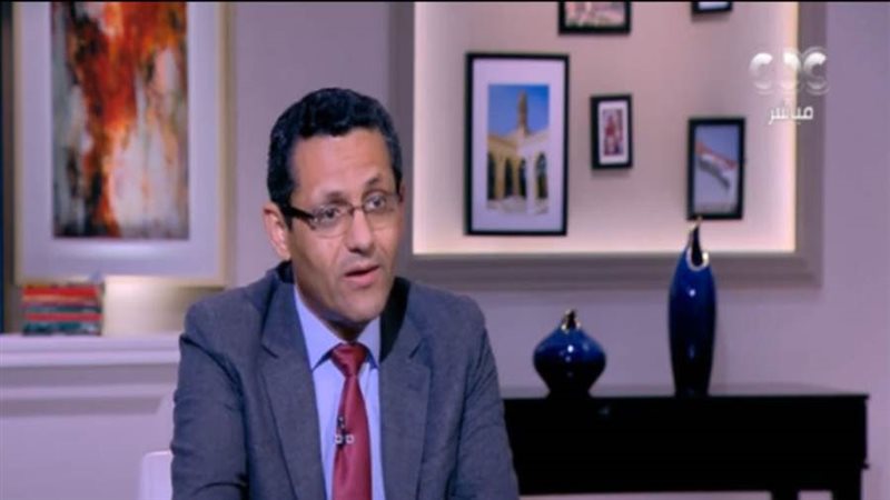 الكاتب الصحفي خالد