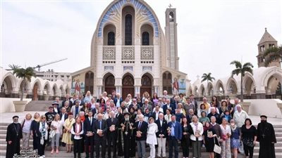 البابا تواضروس يستقبل وفدًا من أساتذة الجامعات الأوروبية