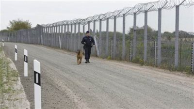 صربيا: العثور على 9 مهاجرين يختبئون بشاحنة متجهة من بولندا إلى اليونان 