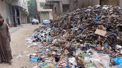 محافظ الإسكندرية يكلف رئيس حي العجمي برفع تراكمات القمامة بشارع حمادة العربي