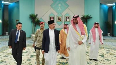 رئيسِ وزراء ماليزيا يغادرُ المدينة المنورة