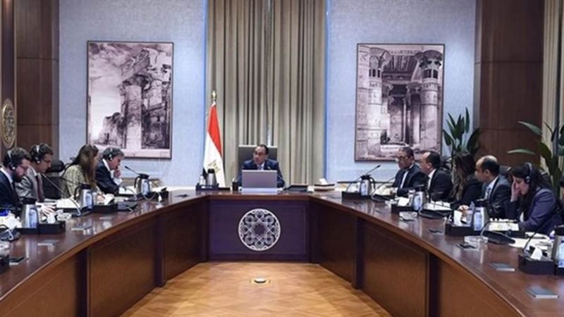 رئيس الوزراء خلال